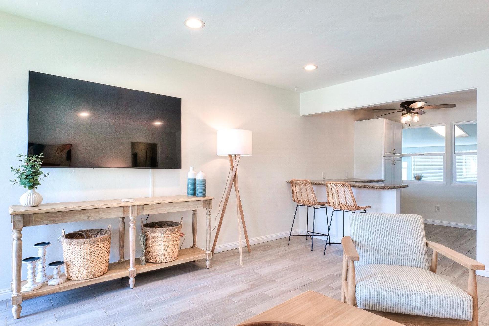 Beachside Bliss Spacious 3br Retreat, Steps To Ocean Сasa de vacaciones *
